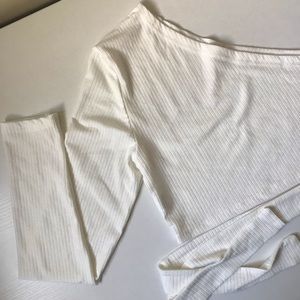 WHITE ONE SHOULDER CROP TOP WITH TIE ON SIDE